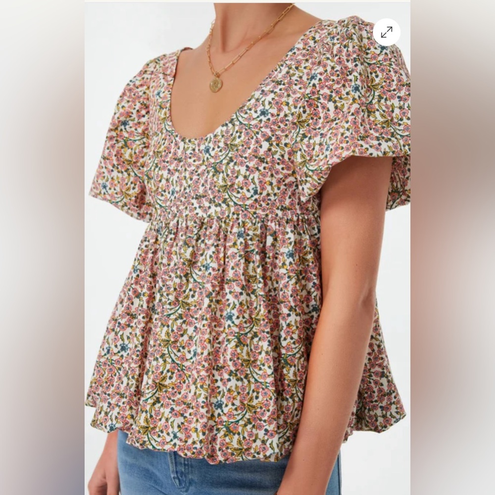 Floral Scoop-Neck Peplum Blouse in Pink